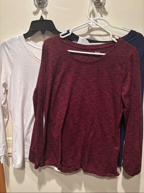 a.n.a Womens Long Sleeve Scoop Neck Top - Burgundy, White, Navy